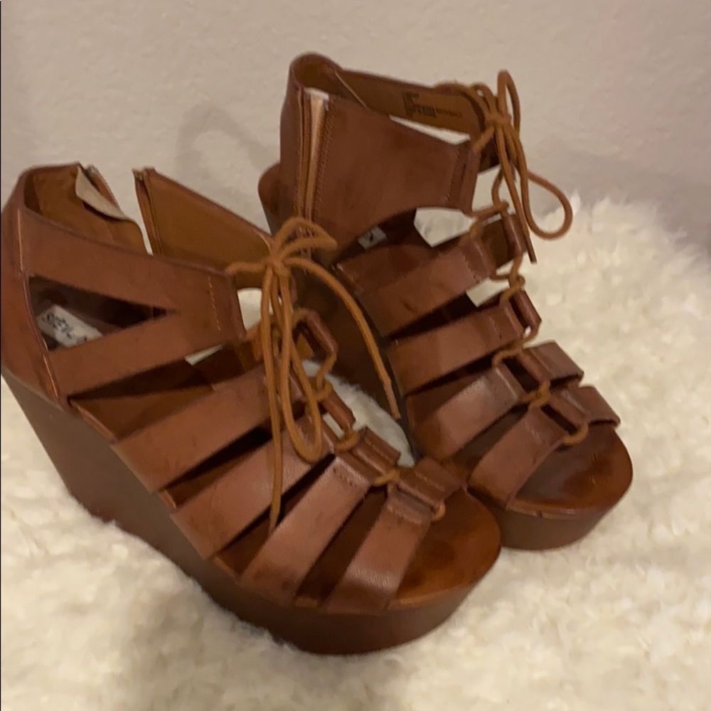 Steve Madden Limmoo wedge heels